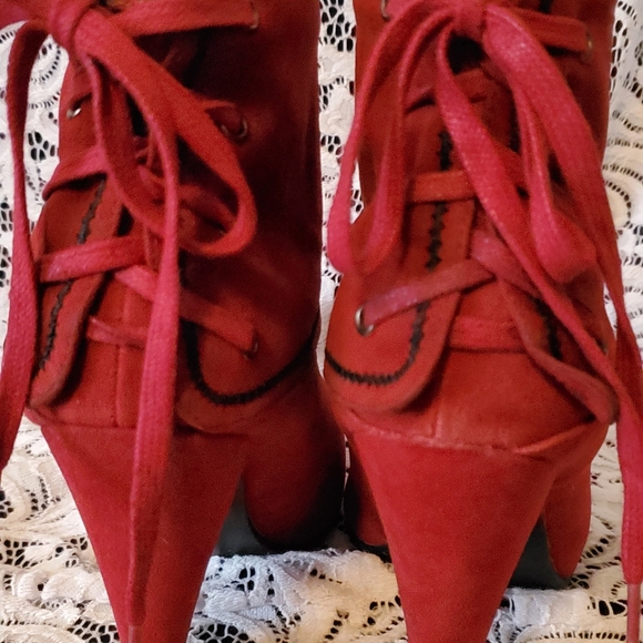 Doll House red suede ankle boots size 6 - Picture 3 of 5